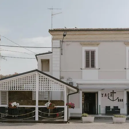 Bed & Breakfast Stazione A Mare 3*